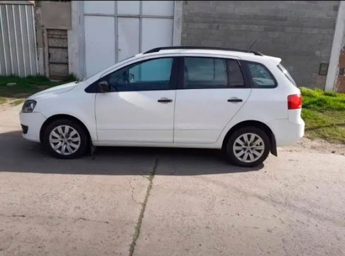 Volkswagen Suran 1.6 - 2013  (4)